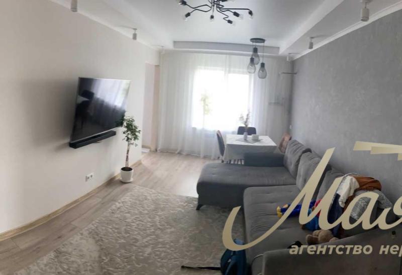 Продаж 2к квартири 66 кв. м на вул. Козача