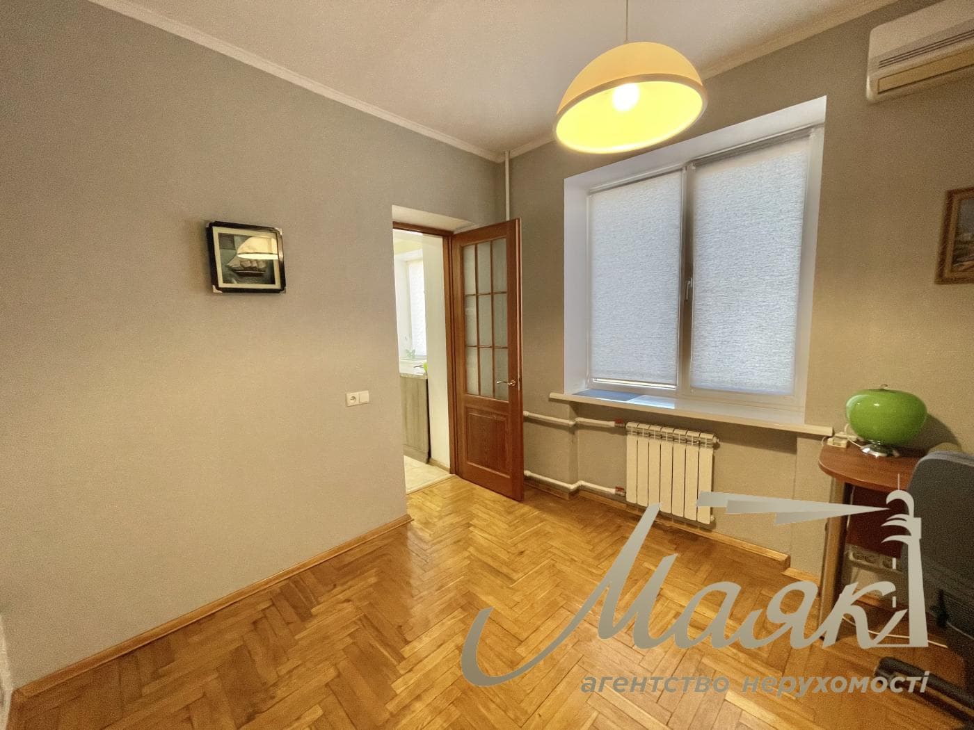 Продаж 2 кімн. квартири в «обкомівському» будинку