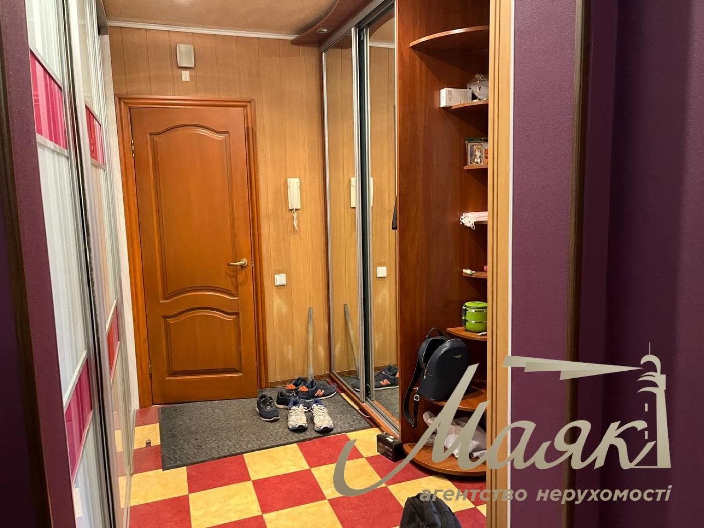 продам 3-к.кв.2/10,17-й мкрн.ул.Калнышевского