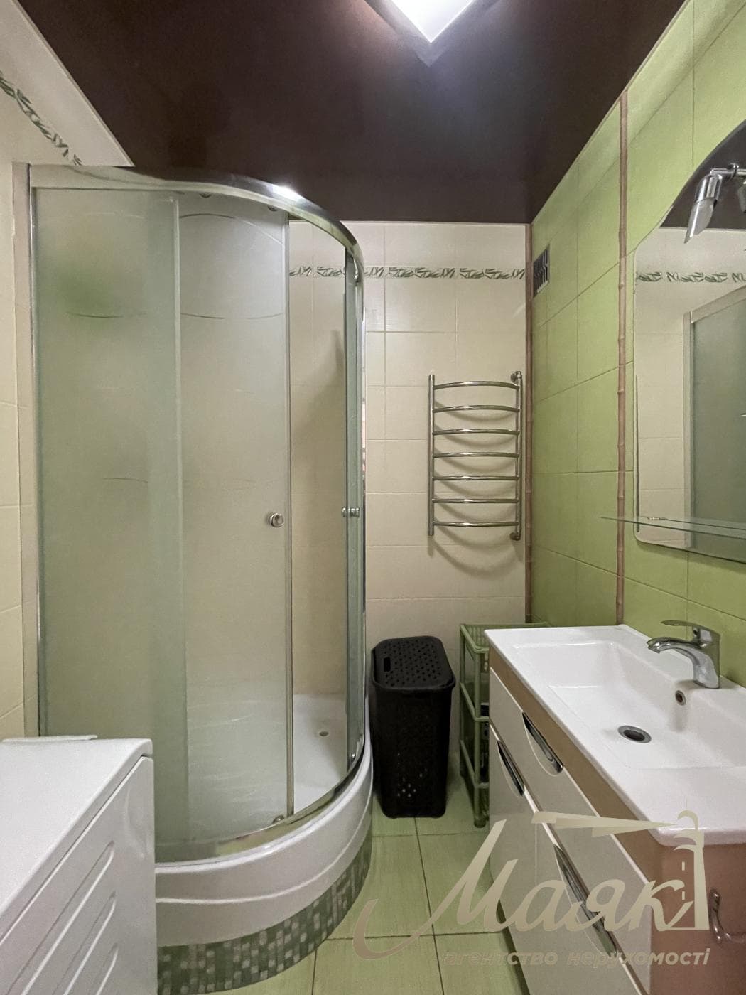 Продаж 2 кімн. квартири в «обкомівському» будинку
