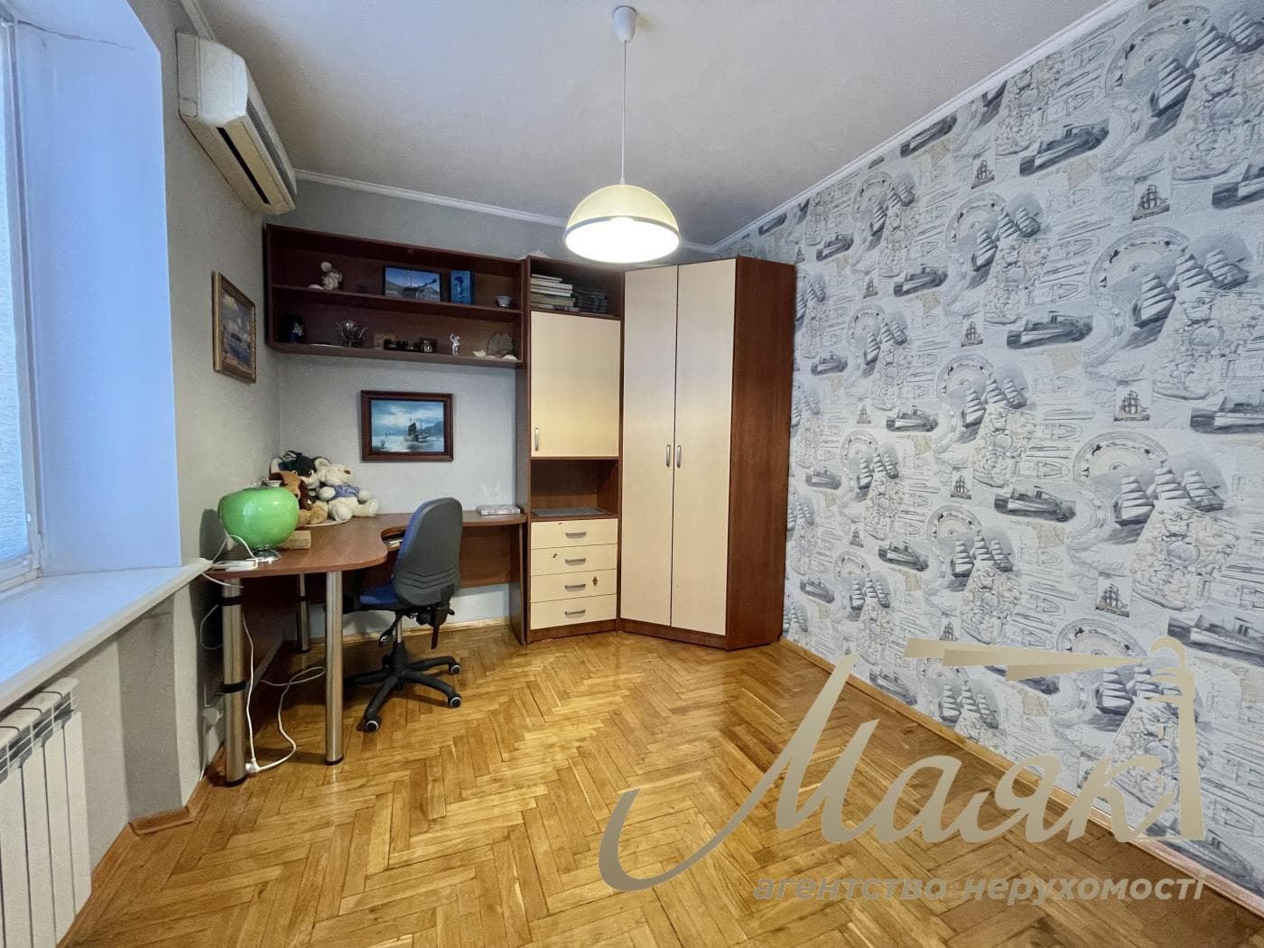 Продаж 2 кімн. квартири в «обкомівському» будинку
