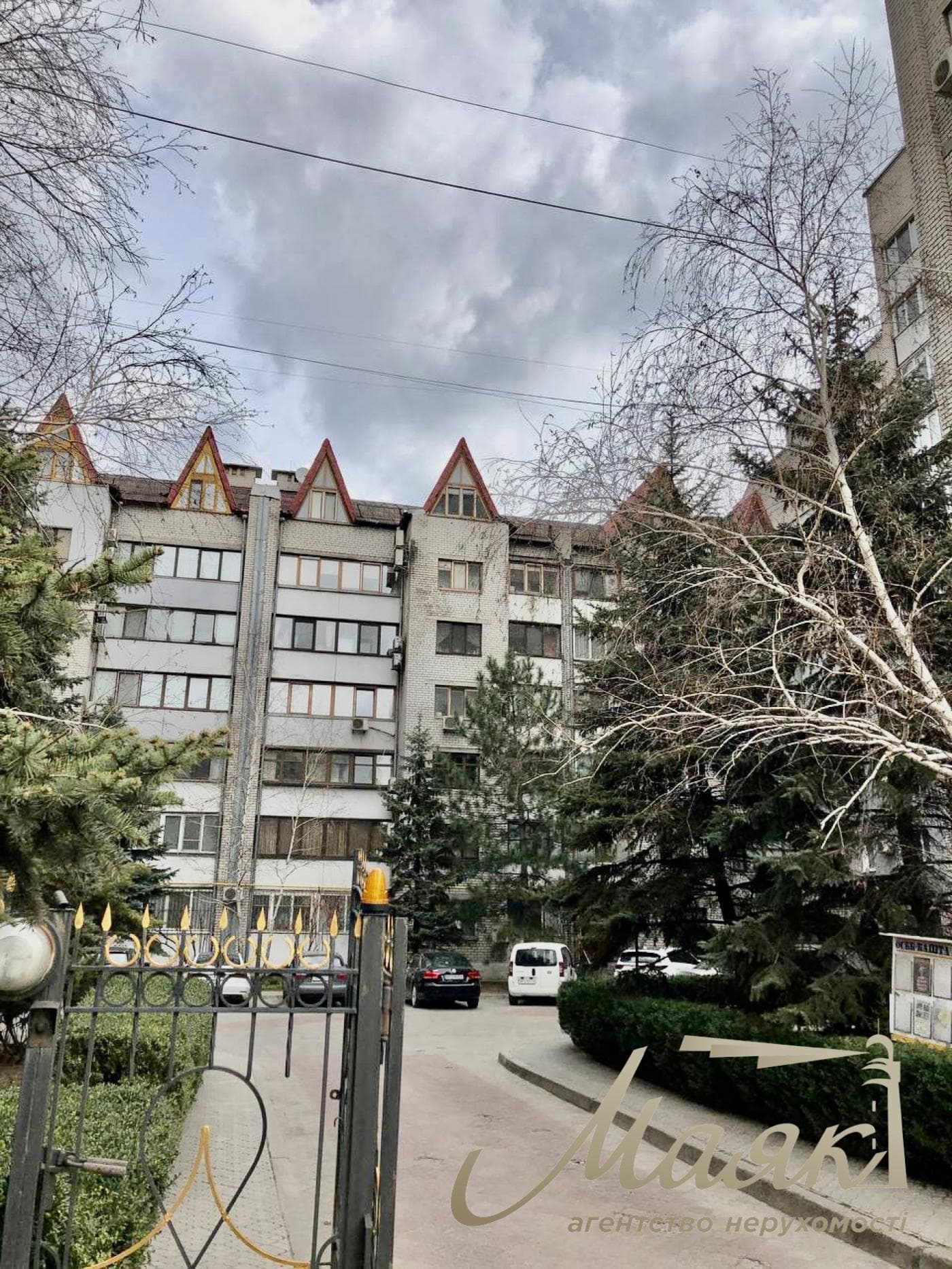 Дворівнева 5-кімнатна квартира у Олександрівському районі