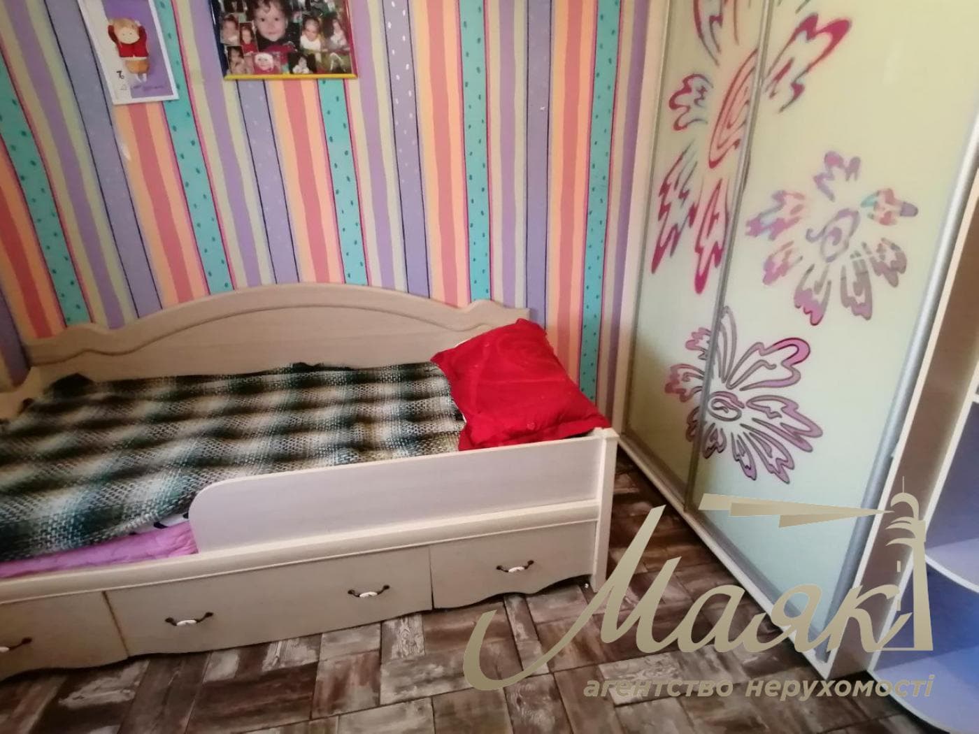 продам 3-к.кв.2/10,17-й мкрн.ул.Калнышевского