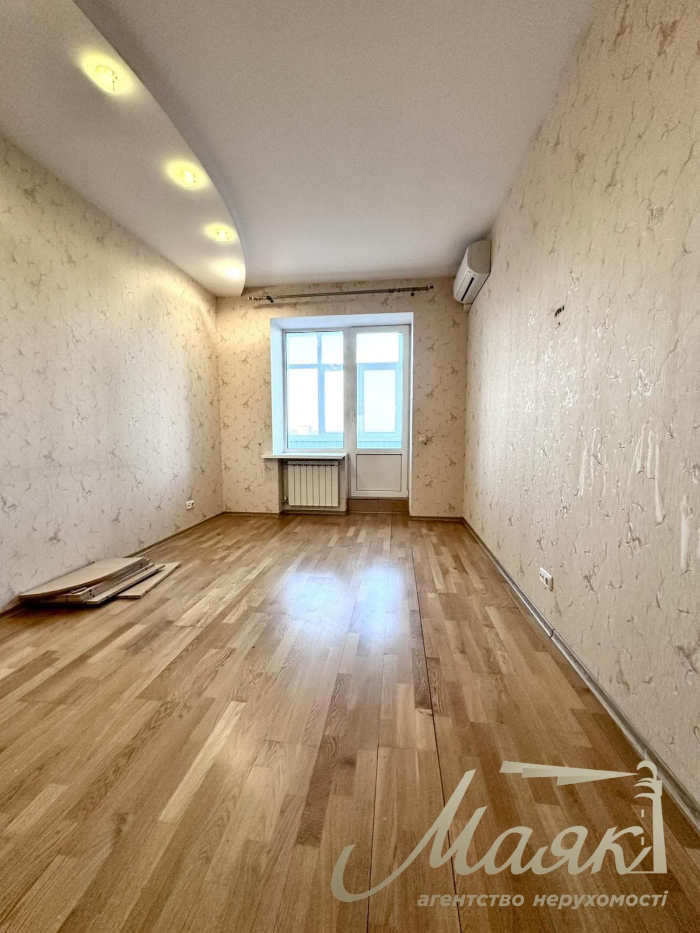 Продаж эксклюзивної 3 кімнатної квартири в Центрі міста