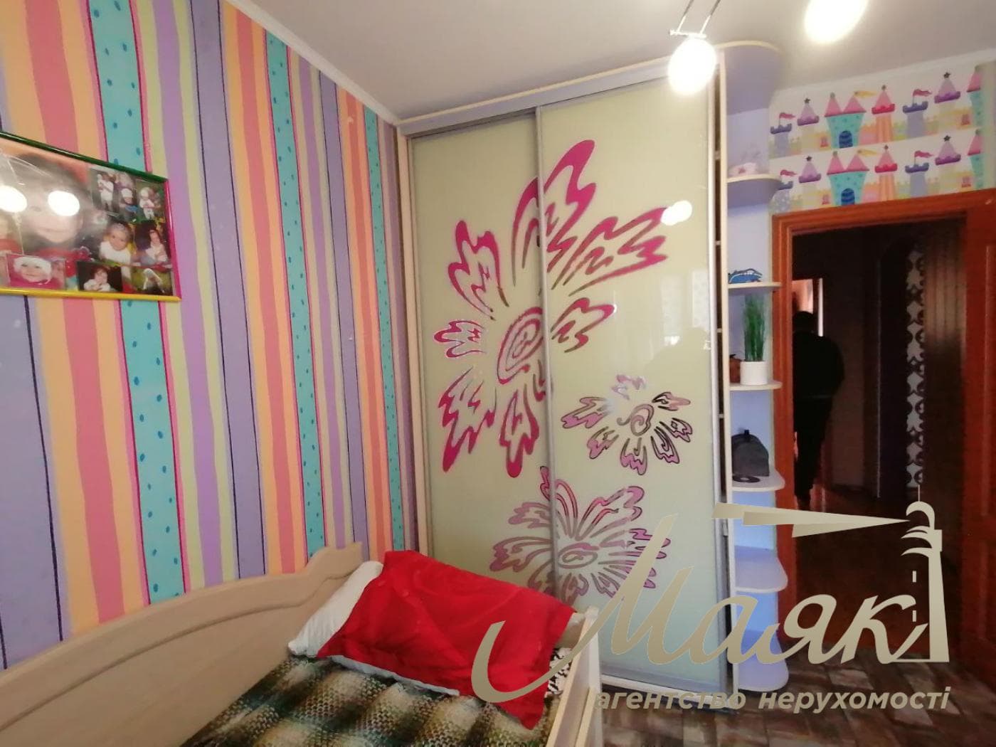 продам 3-к.кв.2/10,17-й мкрн.ул.Калнышевского