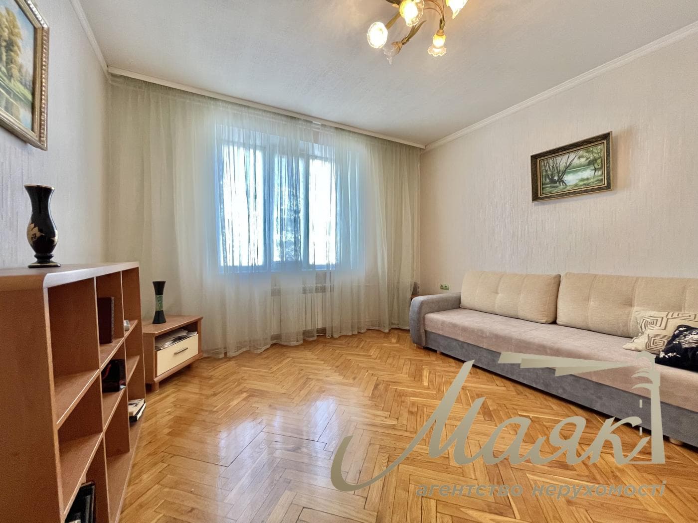 Продаж 2 кімн. квартири в «обкомівському» будинку