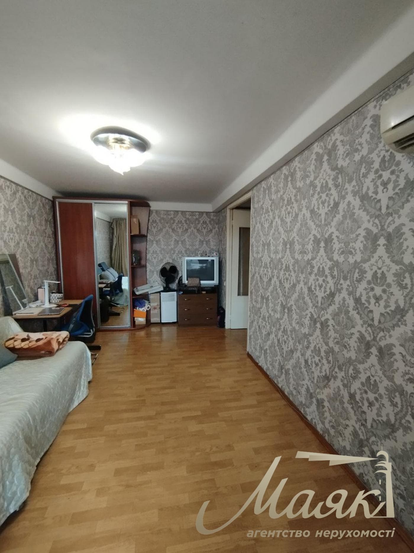 Продаж 2к квартири вул. Кутузова ( 1 Шевченківський)