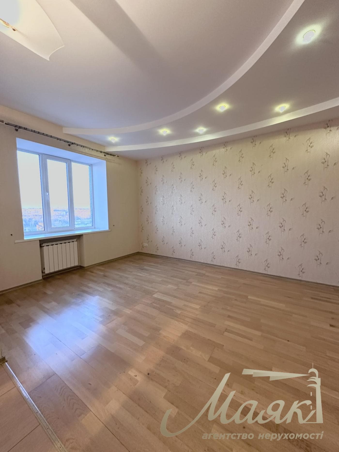 Продаж эксклюзивної 3 кімнатної квартири в Центрі міста