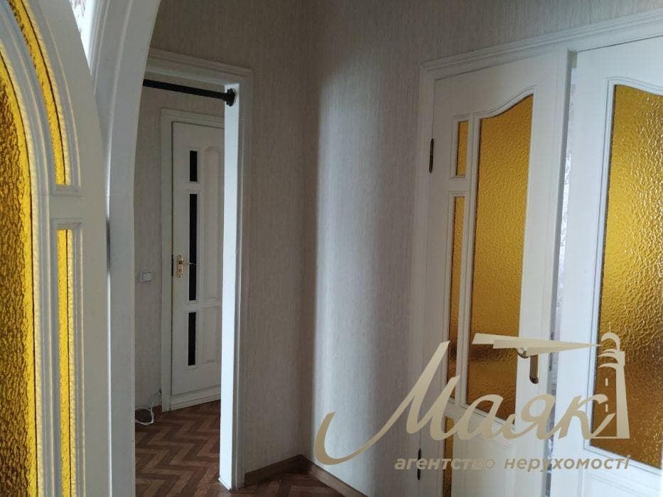 4к.квартира, Малий ринок