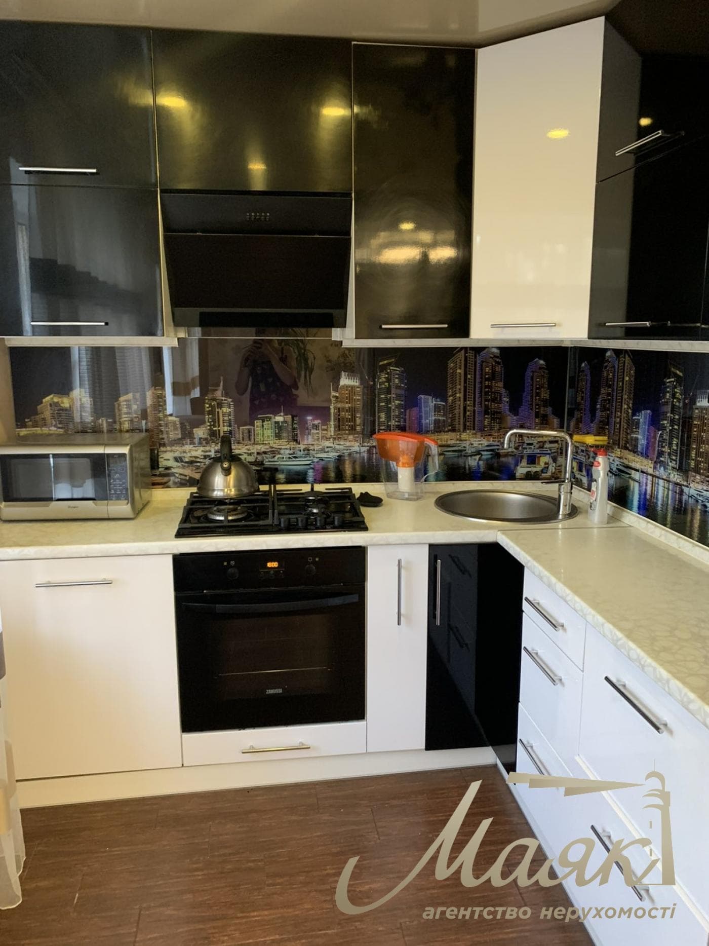 Продаж 3 кімнатної квартири Хортицький мк-рн