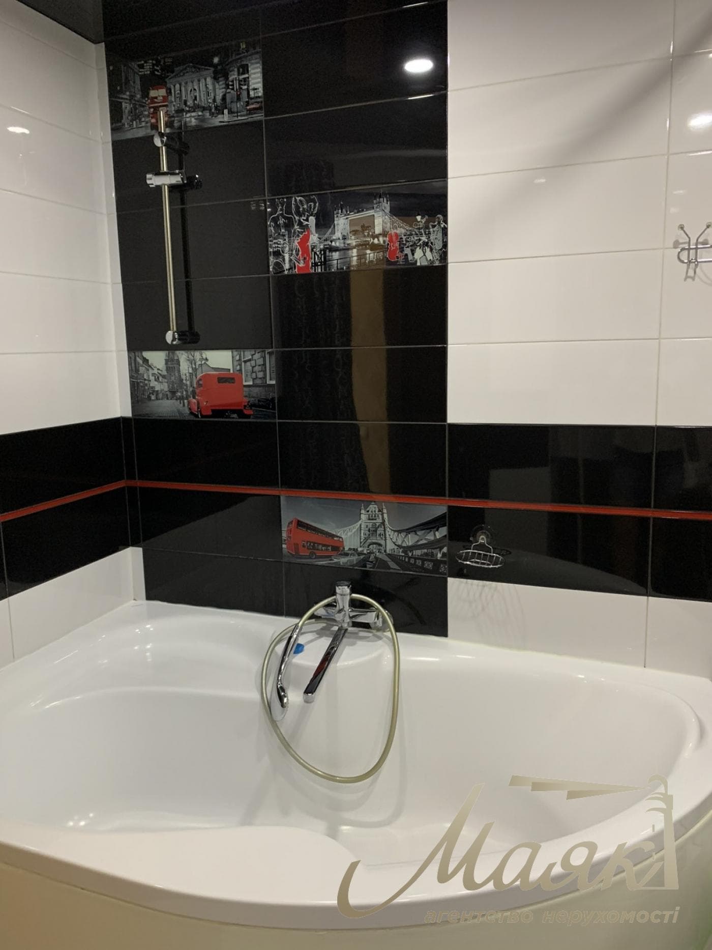 Продаж 3 кімнатної квартири Хортицький мк-рн