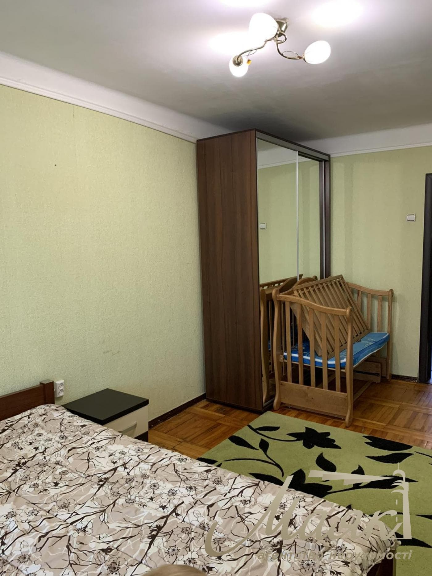 Продаж 3 кімнатної квартири Хортицький мк-рн