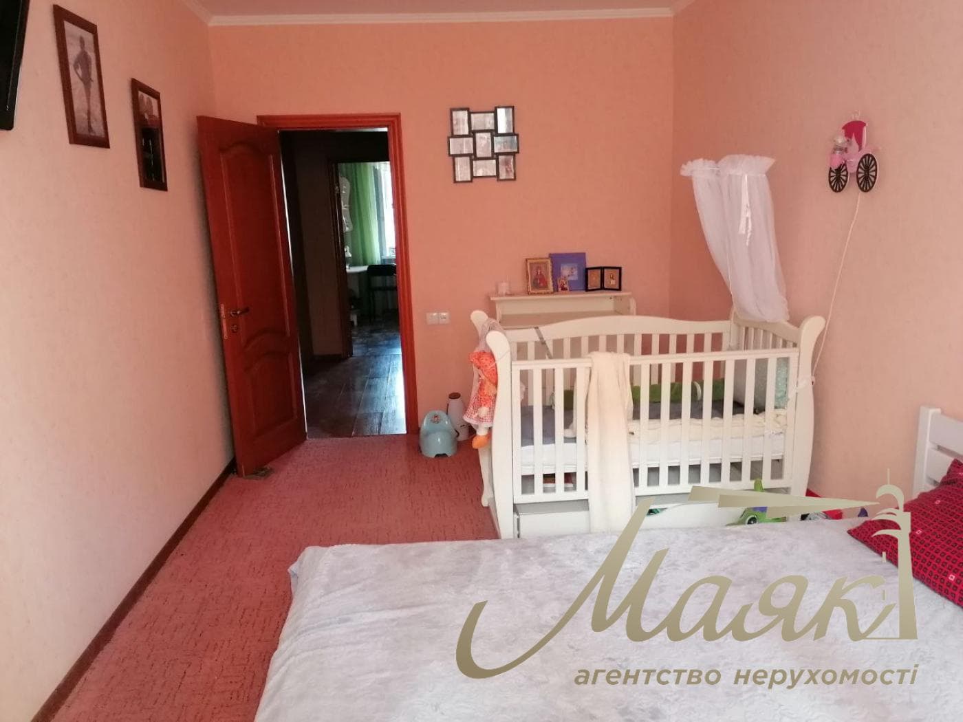 продам 3-к.кв.2/10,17-й мкрн.ул.Калнышевского