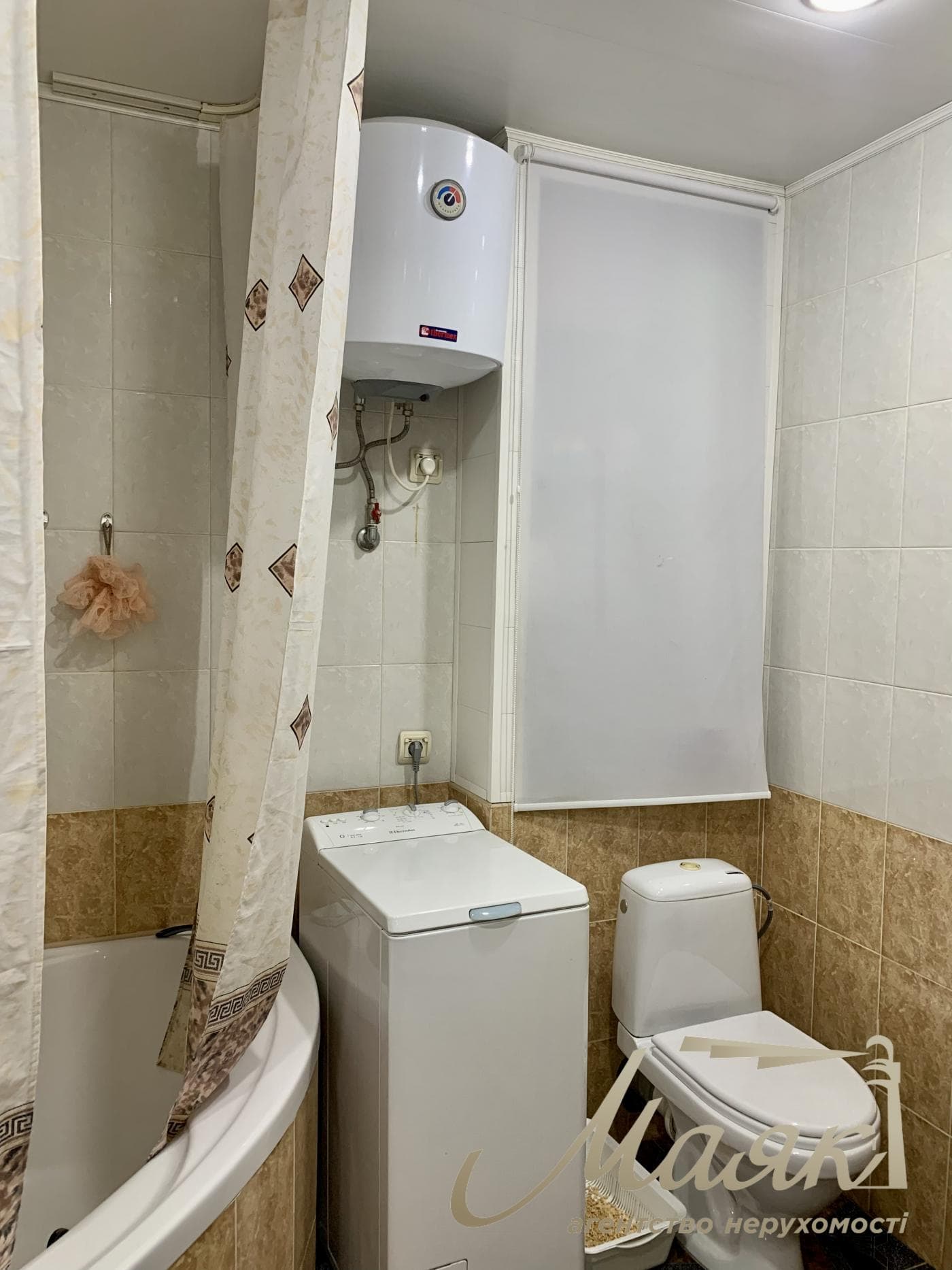 Продаж 2к кв на Бочарова з видом на парк СВІТЛО Є