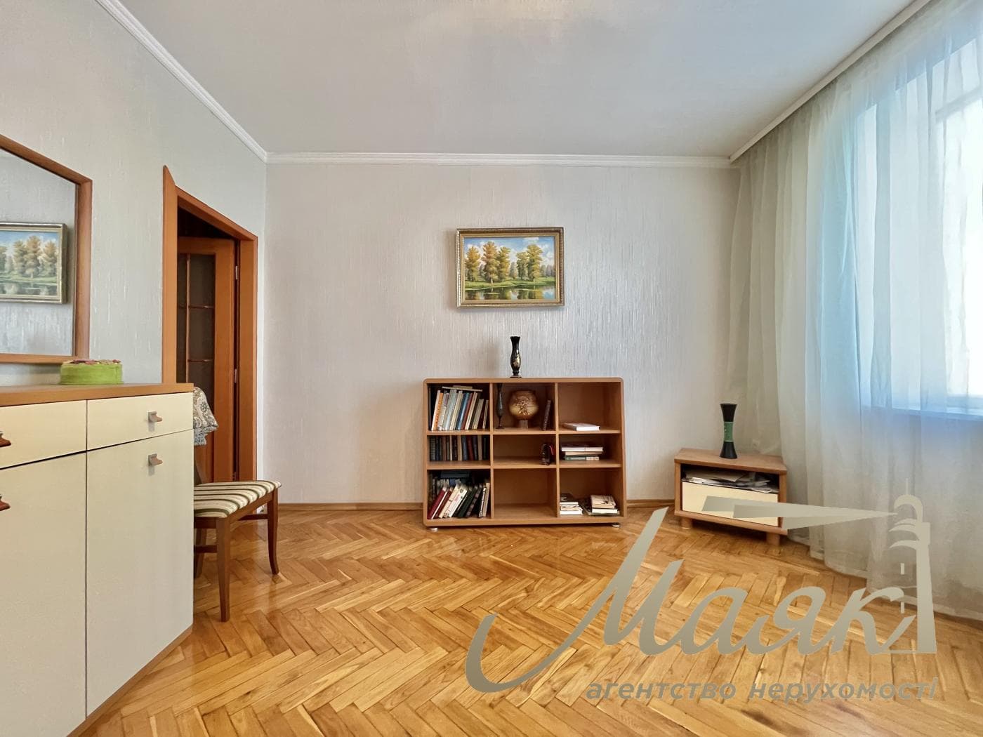 Продаж 2 кімн. квартири в «обкомівському» будинку