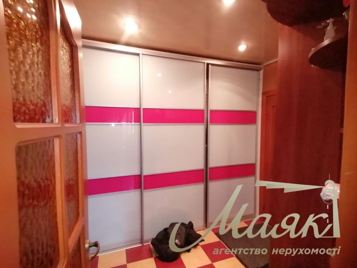 продам 3-к.кв.2/10,17-й мкрн.ул.Калнышевского