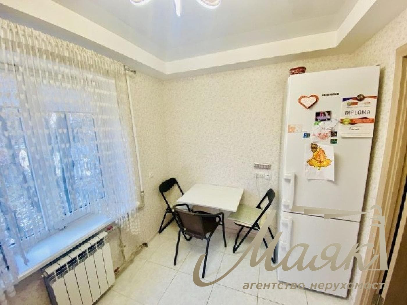 продам 2-к.кв.по Светлой,3/9,ЕВРОРЕМОНТ