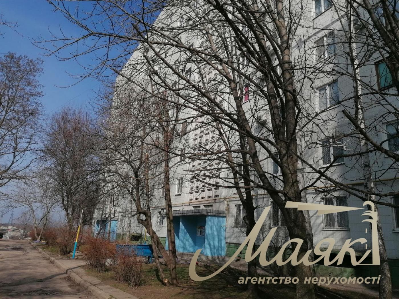 продам 3-к.кв.2/10,17-й мкрн.ул.Калнышевского