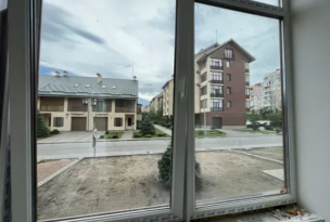 Предлагается к продаже новая двухкомнатная квартира на первом этаже четырехэтажного дома в Бородинском районе ЖК "Бородино".