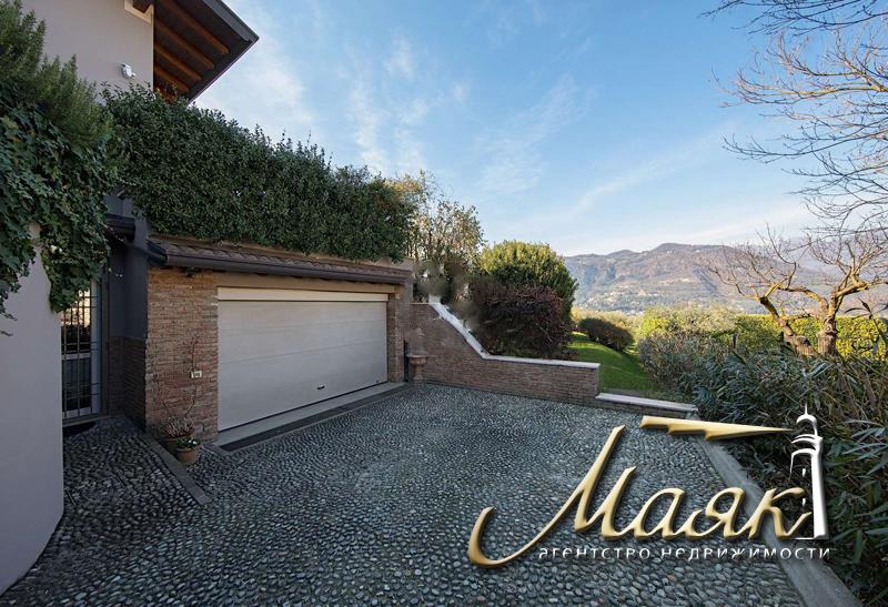 Вилла в Сан-феличе-дель-Бенако.