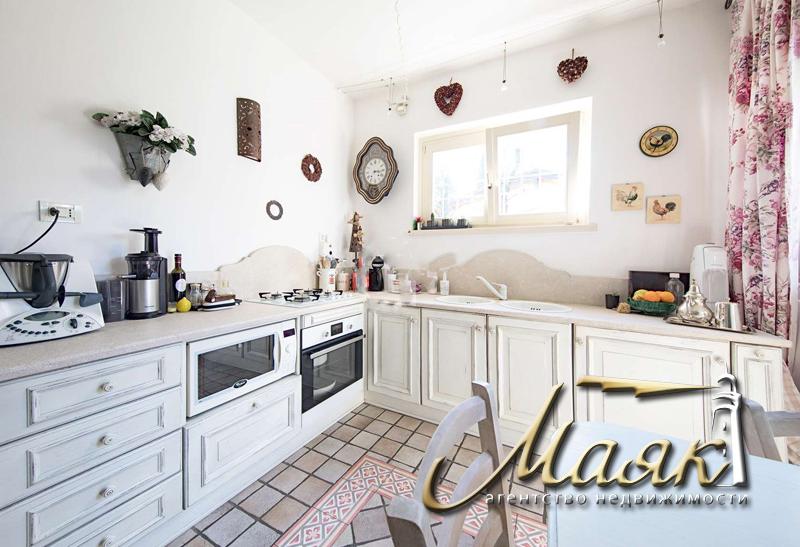 Вилла в Сан-феличе-дель-Бенако.