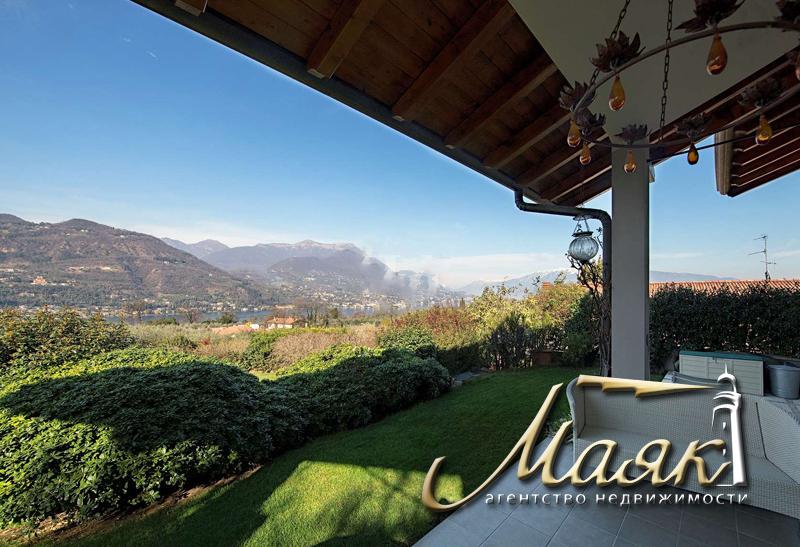 Вилла в Сан-феличе-дель-Бенако.