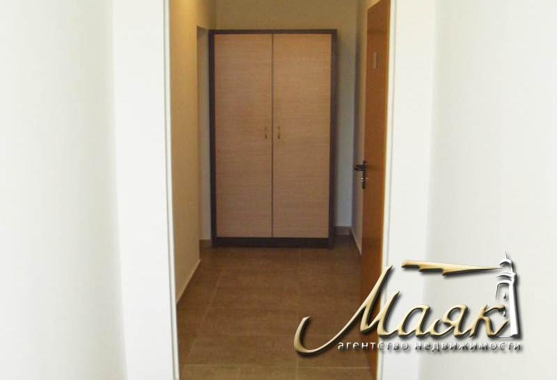 Предлагается к продаже меблированная студия в новом районе города Бургас - Сарафово