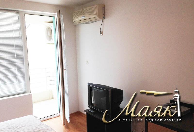 Предлагается к продаже меблированная студия в новом районе города Бургас - Сарафово