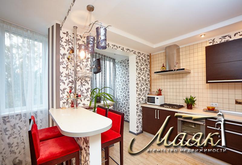 Предлагается к продаже 3-х комнатная квартира.