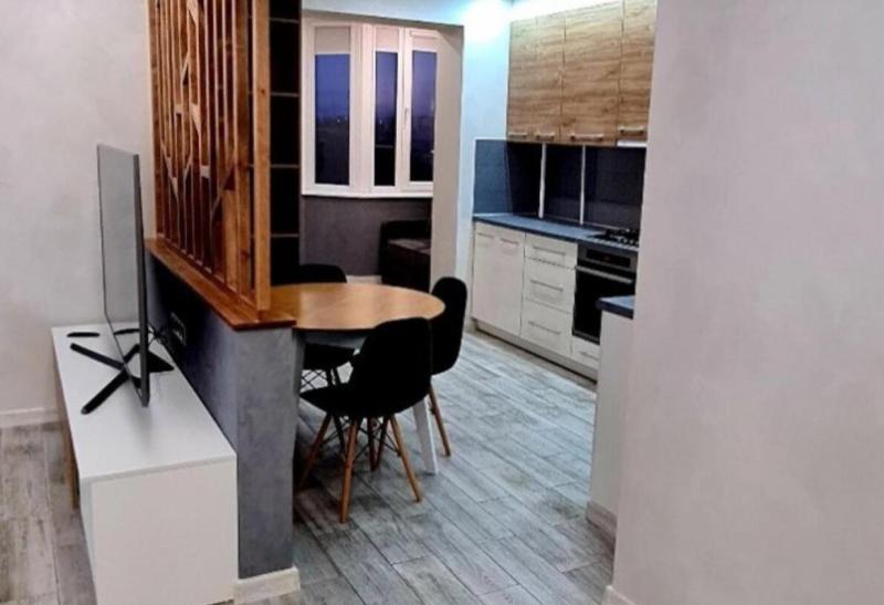 Продажа 2к квартиры 60 кв. м на вул. Поштова,119 