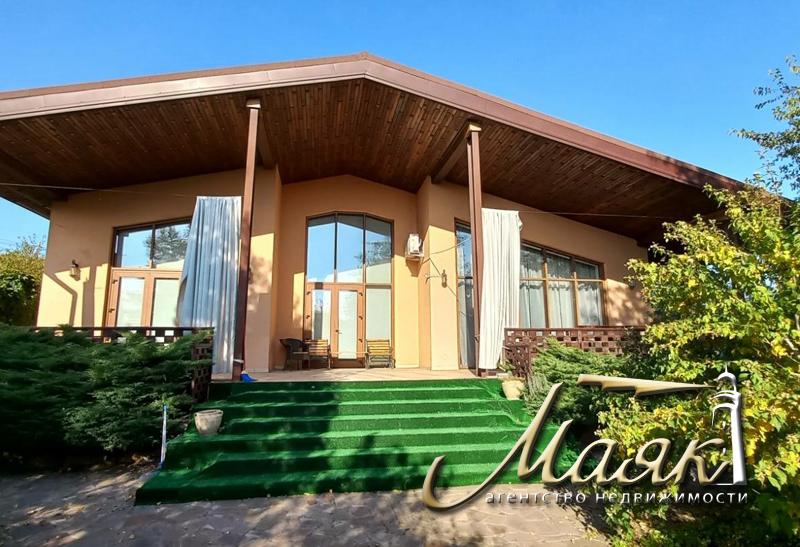 Купить дом на берегу Днепра в Запорожье, с Приднепровское.