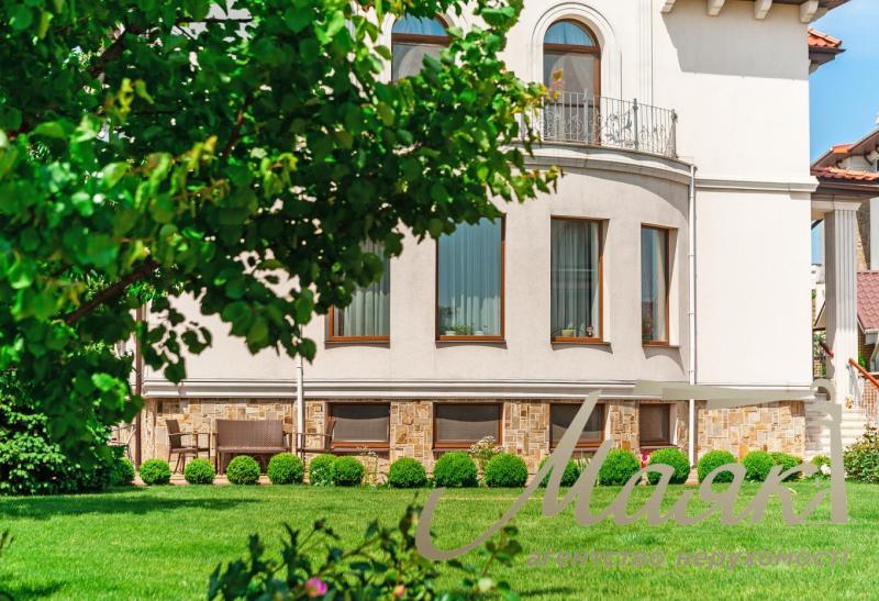 Будинок у центрі міста.